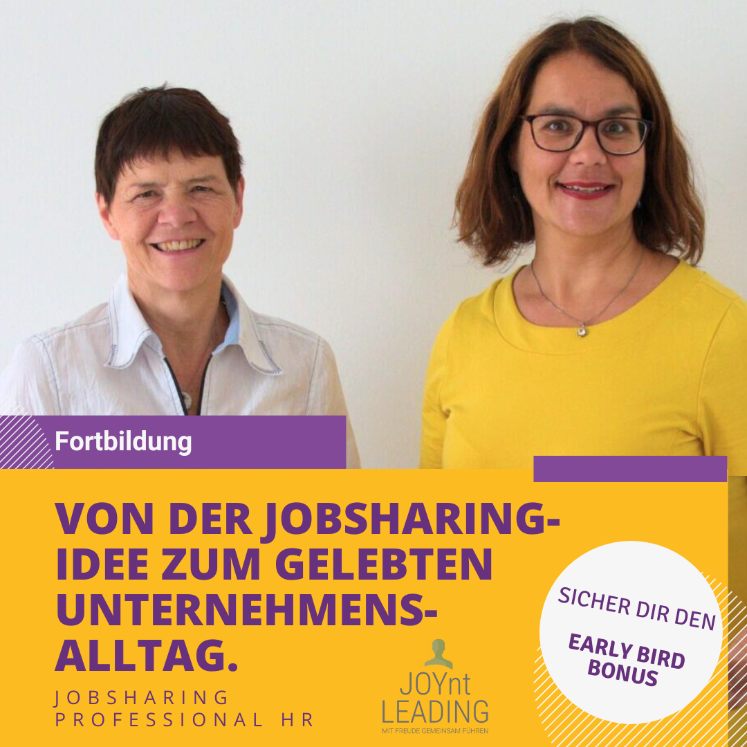 Esther Himmen (links) und Angela Lechner (rechts) präsentieren kündigen in einer Grafik den neuen Kurs "Jobsharing Professional" an. In Kreis in Graifk steht "Jetzt in die Warteliste eintragen" 